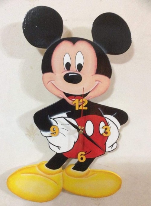 Personaggi in legno stile fumetto